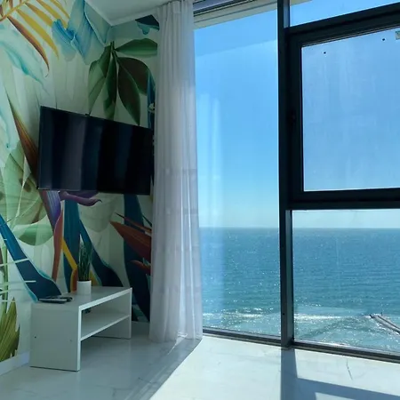 Amazing Sea View Deluxe Apartment Odesa